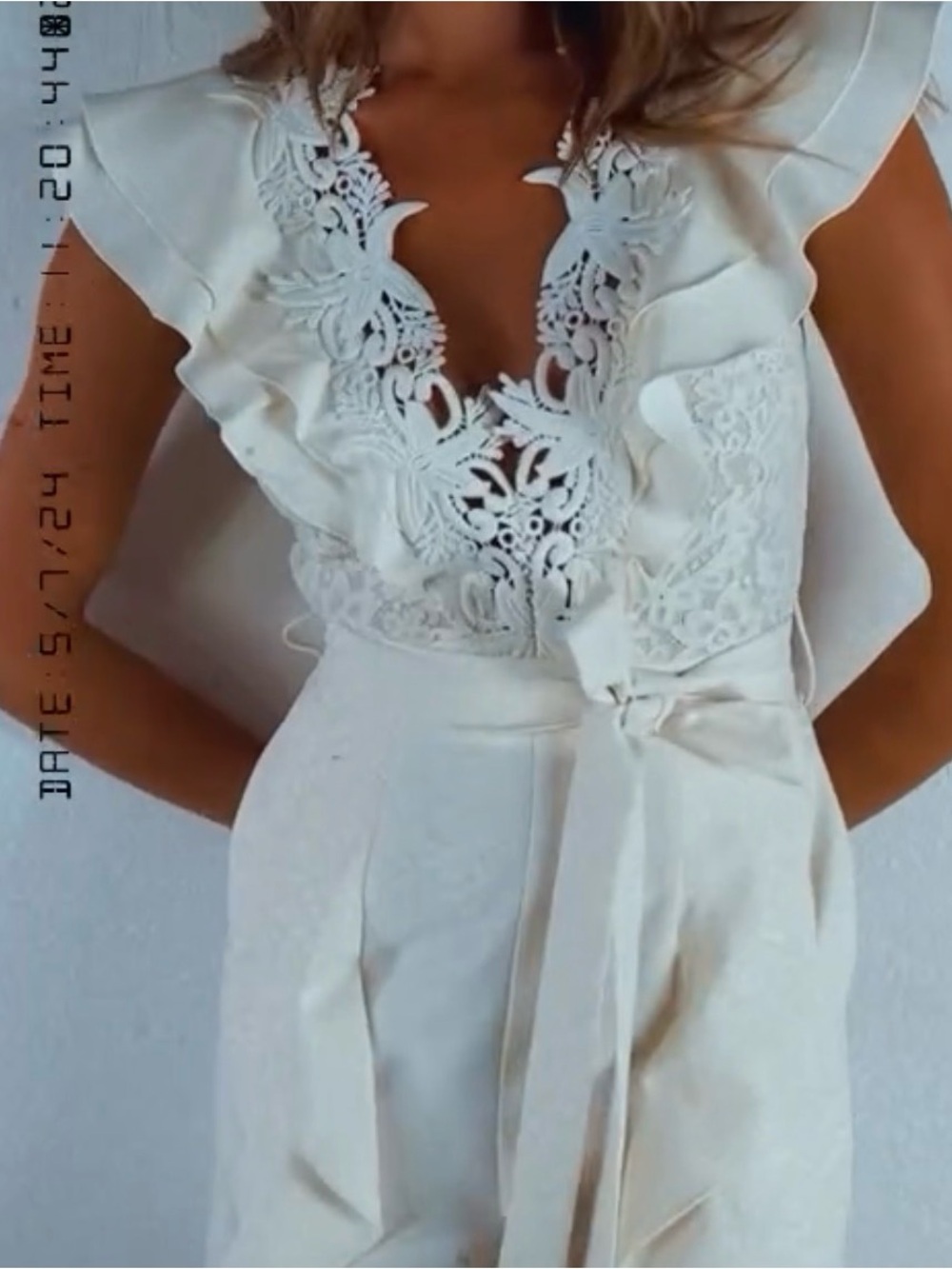 Mulla Jumpsuit Womens Size M Ivory Lace Ruffle Wide-Leg V-Neck Belted bridal - Picture 4 of 14